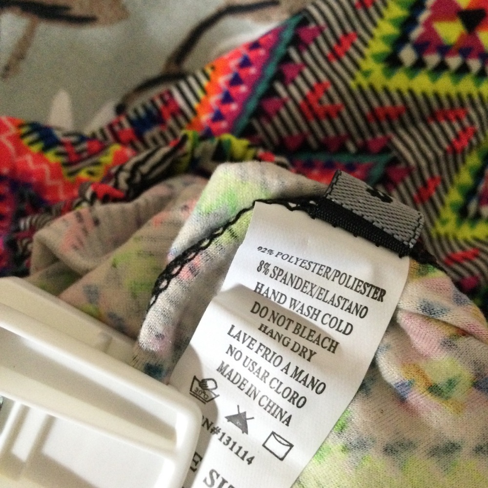 Womens Always Pink and Red Chevron Leggings. New - Picture 9 of 13